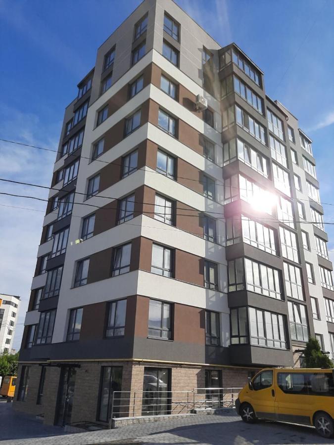 NEW TIME Нова простора квартира біля Центру. Окрема спальня + кухня-вітальня Тернополь Экстерьер фото